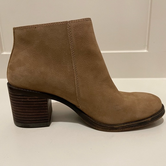 Lucky Brand Roquee Leather Ankle Boot - Picture 4 of 8